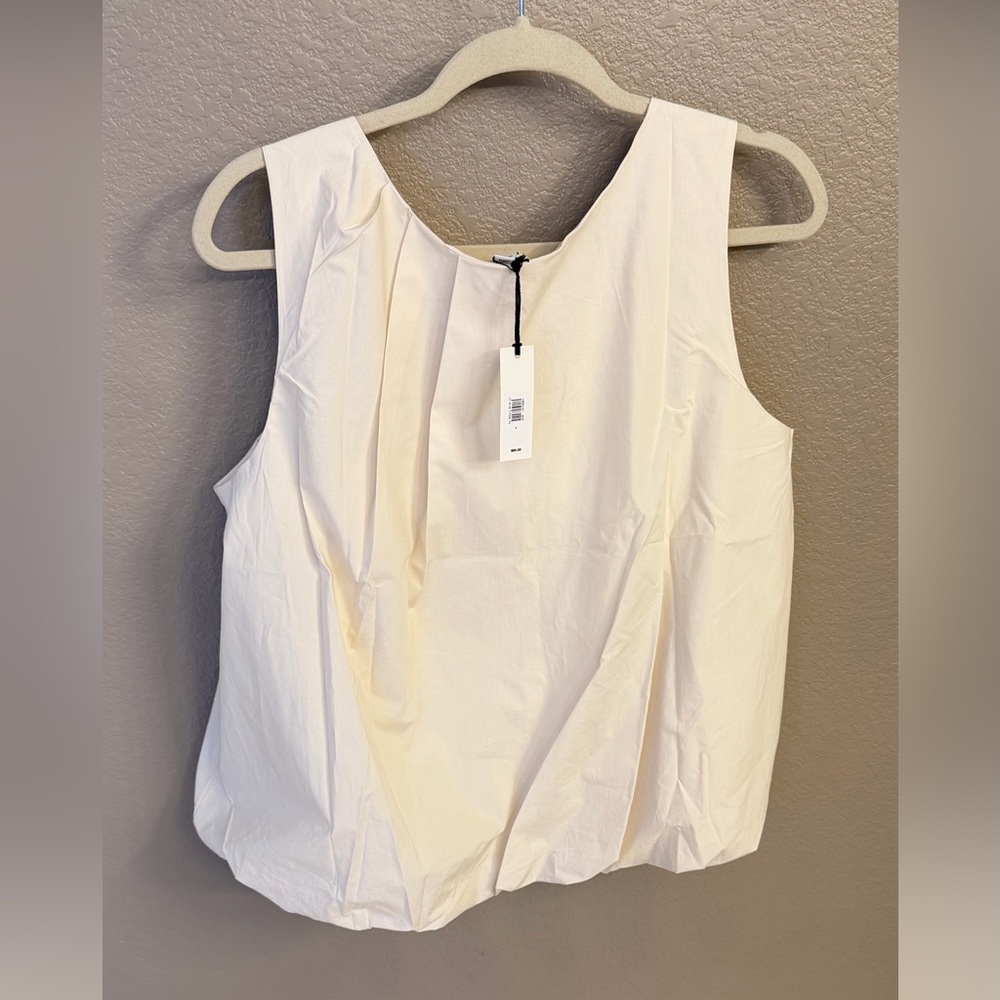 Banana Republic Cream Sleeveless Blouse . Brand New